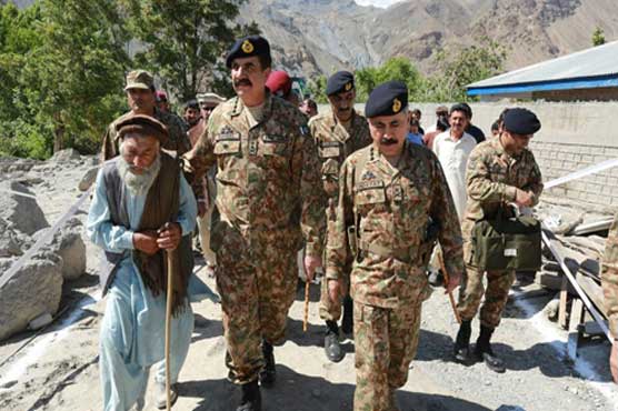 Army Chief visits Chitral, inspects flood affected areas