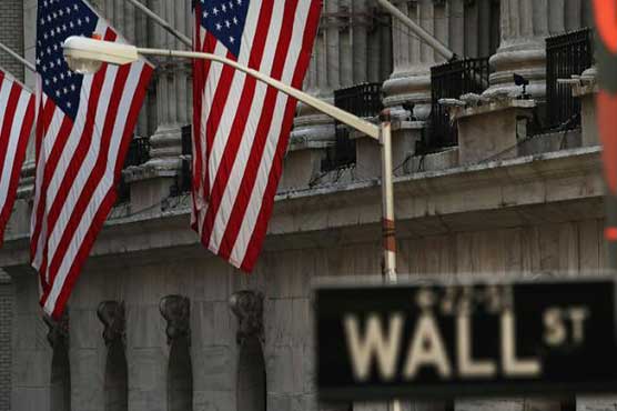 US stocks fall as media equities dive