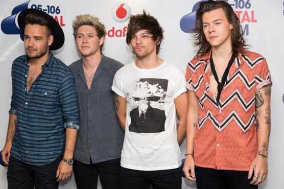 One Direction breaks streaming record as it tops UK chart