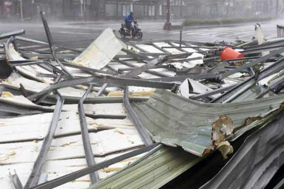 Four dead as Typhoon Soudelor batters Taiwan