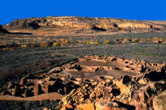 French hikers die in US desert, son survives