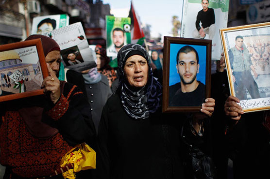 Palestinian hunger striker to be force fed: lawyer 