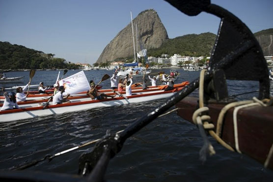 Rio sailors embark on anti-pollution protest 