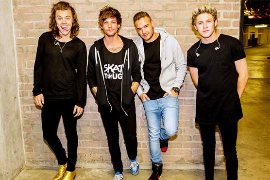 One Direction breaks streaming record as it tops UK chart
