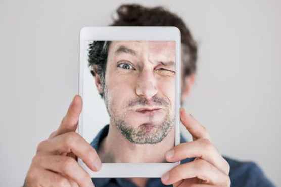 French crook busted by selfie