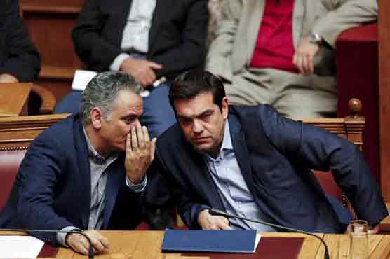 Tsipras likely to call confidence vote after party revolt