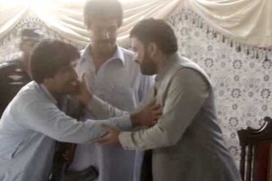 4 including rebel commander lay arms in Quetta