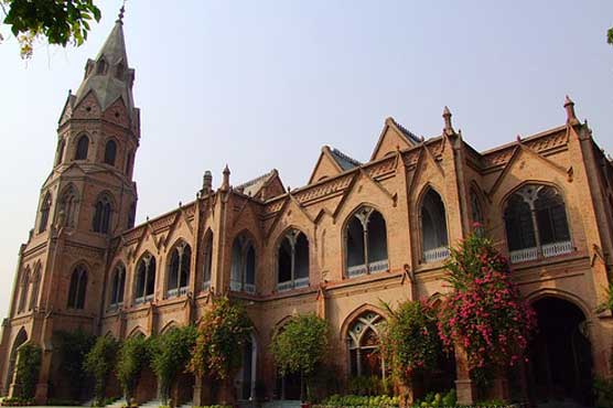 Student alleges GCU of barring admission for wearing veil, LHC summons reply