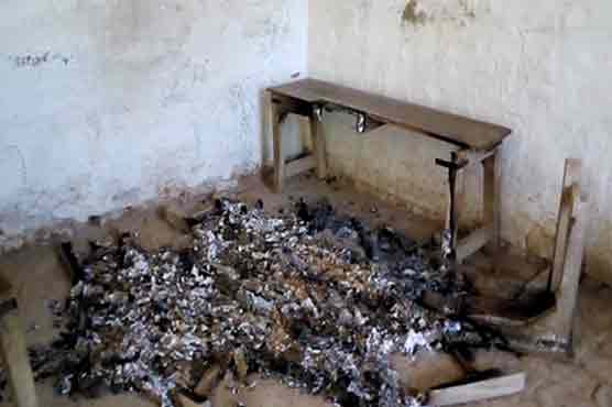 Unknown miscreants torch school in Sadiqabad