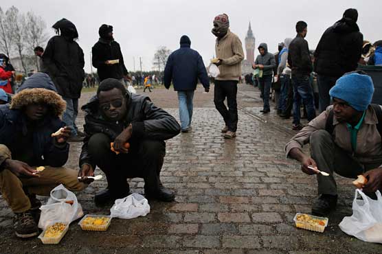 Prices rise for refugees as security tightens at Calais 