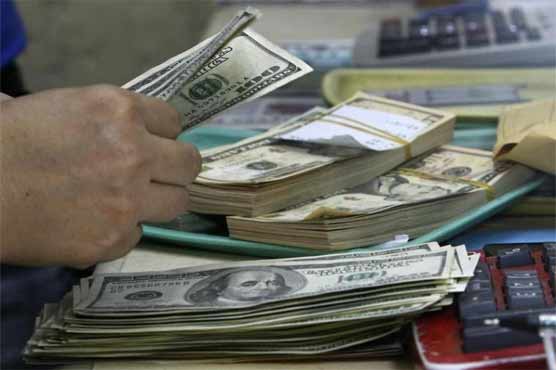 Dollar struggles as Fed minutes dampen rate-hike hopes