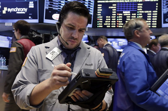 US stocks fall on worries about China, oil weakness