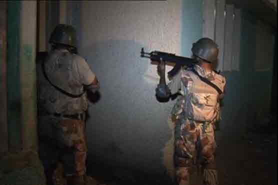 Karachi: Rangers, Police confiscate car carrying latest ammunition