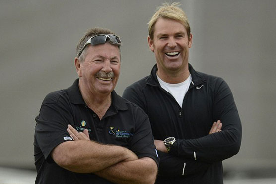 Warne accuses Rodney Marsh of 'panic' 