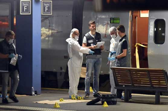 US servicemen overpower gunman in French train attack