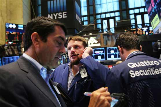 Global stocks plummet on fears over world economy