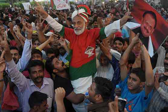 MQM workers protest against attack on Rashid Godil in Multan