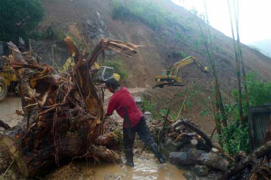 Typhoon Goni ravages Philippines, heads towards Japan