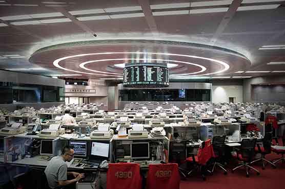 Hong Kong, Shanghai stocks tumble in early trade
