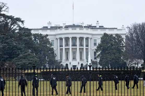 US sheriff kills court intruder who scaled White House wall