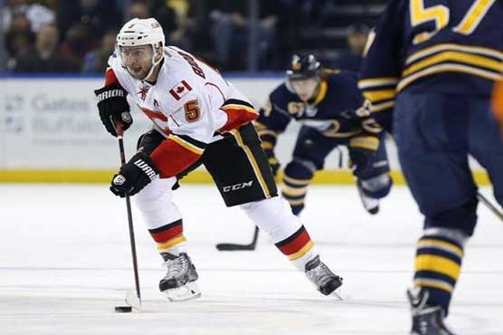 Flames re-sign defenseman Giordano to six-year extension