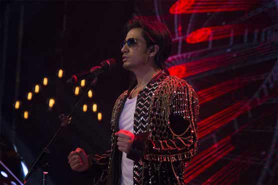 Hrithik Roshan praises Ali Zafar's 'Rockstar' song