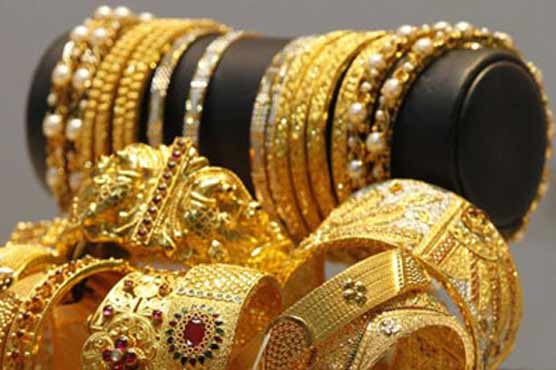 Gold prices drop by Rs 650 per tola