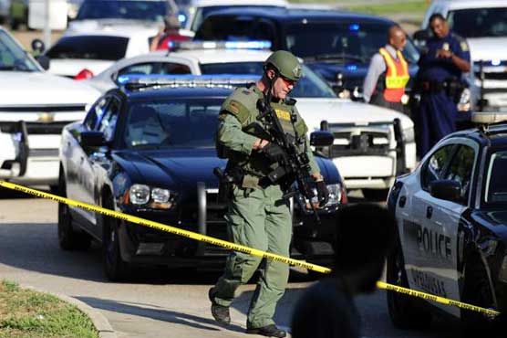 Policeman shot, two people stabbed in southwest Louisiana