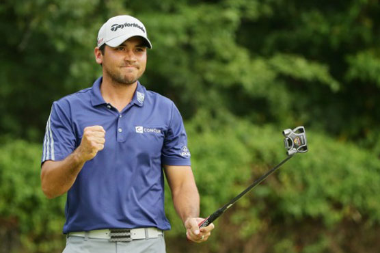 Golf: Day closing in on top spot 