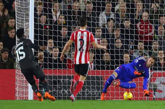 Football: Origi, Sturridge fire Liverpool into last four