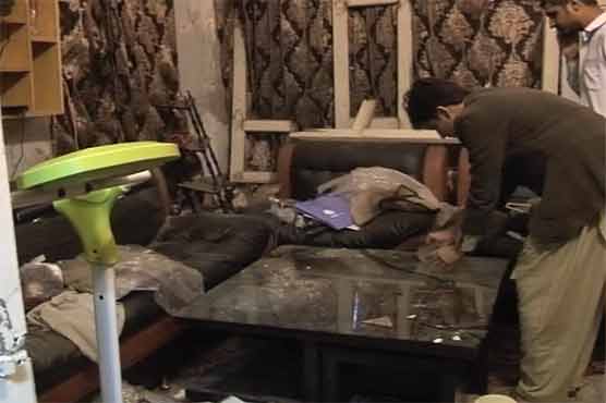 Blast outside Peshawar house shatters window panes, none hurt 