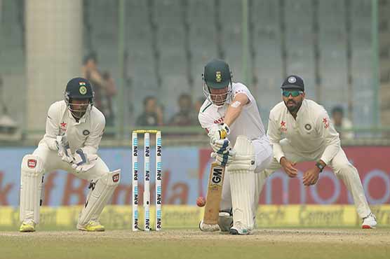 South Africa 136-5 at tea in fourth India Test