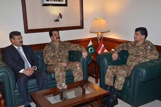 Army Chief visit Corps HQ in Karachi, reviews security situation 