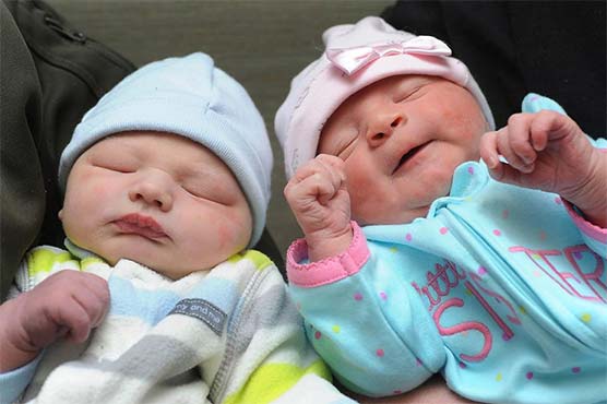 Brothers' babies arrive hours apart at same hospital