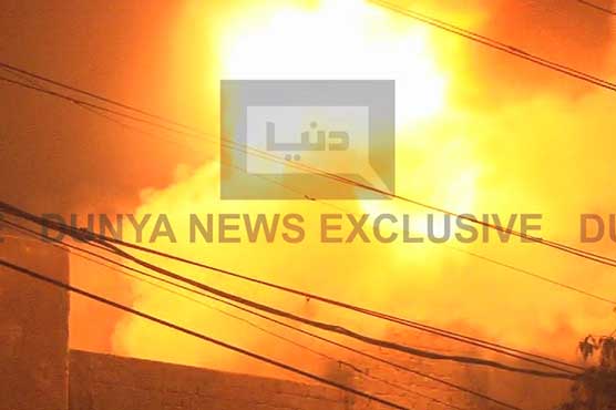 Karachi: Fire engulfs cardboard manufacturing factory 
