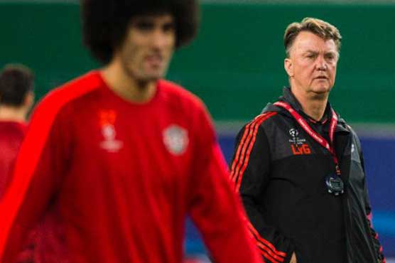 Football: Van Gaal demands flops show United front
