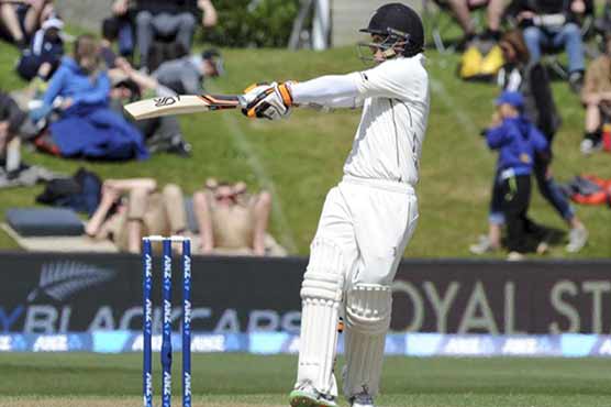 Sri Lanka struggle before rain intervenes