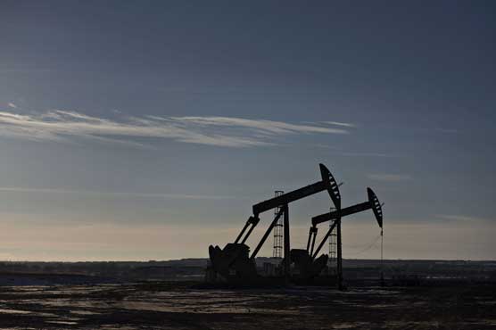 Oil plunge fuels run on energy firms as Asia stocks tumble