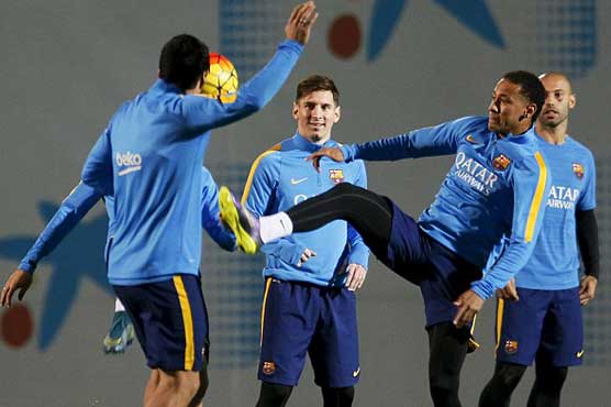 Football: Barca arrive in Japan to rock star welcome