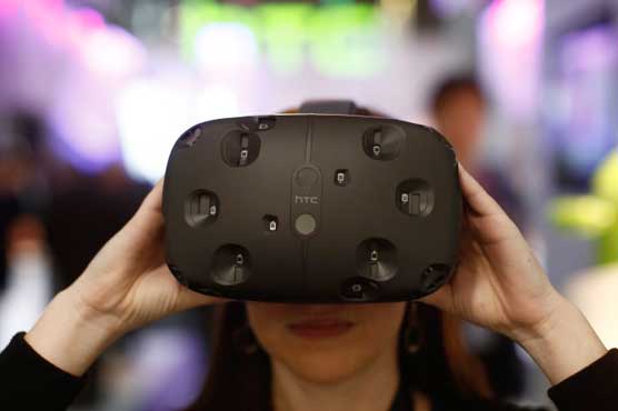HTC gives Taiwan first look at virtual reality headset