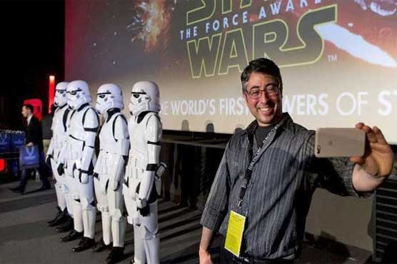 Fans fly across globe to be first to see 'Star Wars'