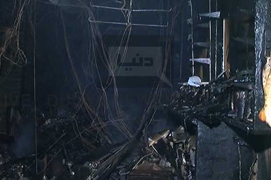 Karachi: Several shops turn to ash as fire breaks out in cloth market