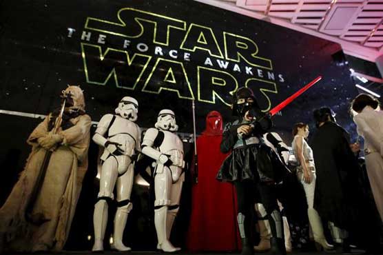 New 'Star Wars' smashes box-office record