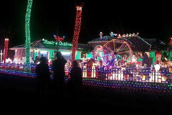 Nuisance or nice? Florida family's holiday lights frazzle neighbors