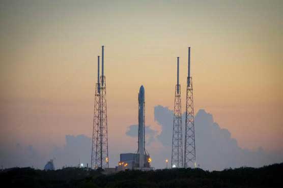 SpaceX succeeds in historic rocket launch, landing