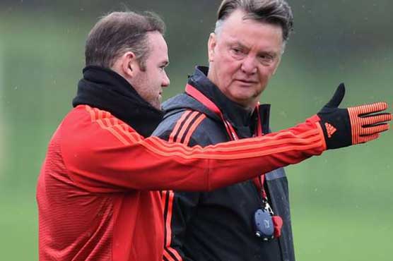 Football: Man Utd players fighting for Van Gaal - Rooney