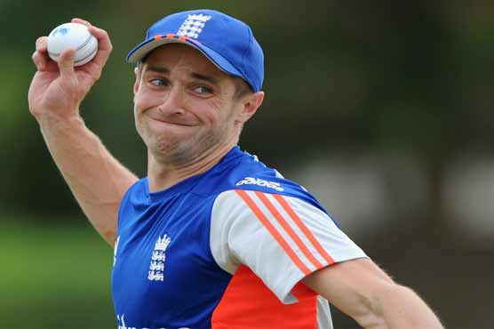 Woakes replaces injured Anderson for first Test
