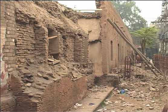 Woman dies, 78 injured, buildings cracked after 6.9 earthquake shakes Pakistan