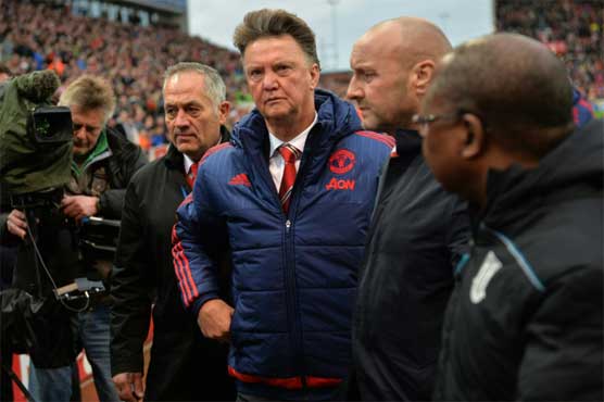 Manchester United, Van Gaal in suspense as Chelsea loom 