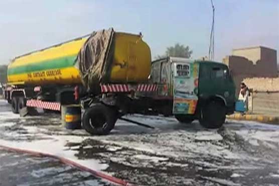 Four injured as oil tankers collide with each other in Muzaffargarh
